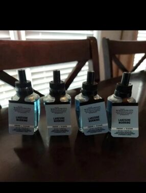 Bath & Body Works Lakeside Morning Wallflowers Fragrance Refills - 4 + bonus!